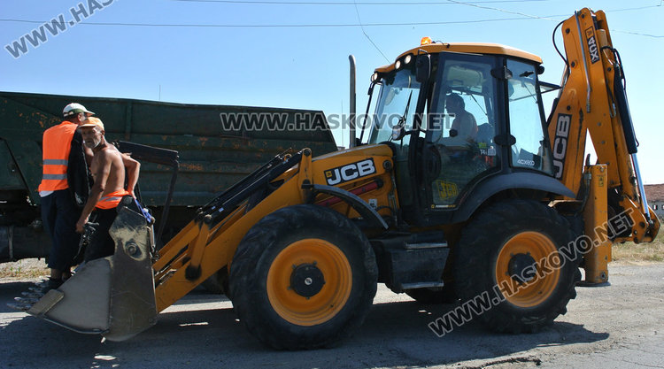 Ремонтират селски път с милион на км, пътят за Димитровград в проект