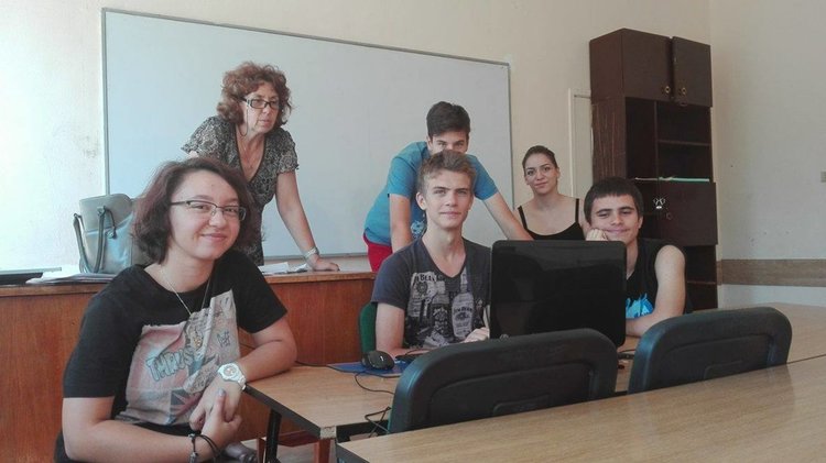 За бежанците ще се обучават младежи от „Славейков“ в Австрия