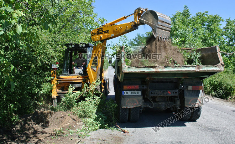 Ремонтират селски път с милион на км, пътят за Димитровград в проект