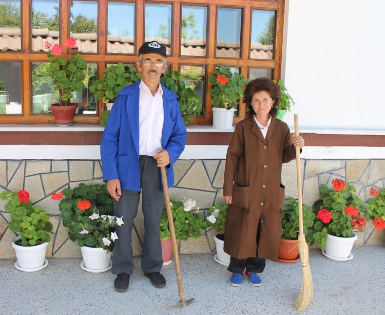 Бизнесмен благодари на работници от община Ардино