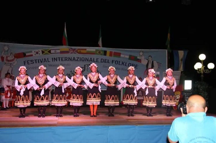 Димитровградски танцьори представиха българския фолклор в Италия