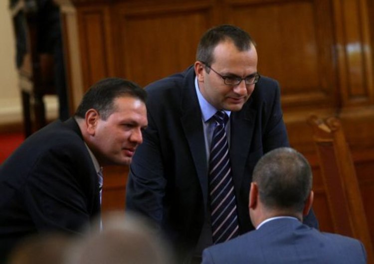 Законопроект на реформатори: Лихвите при просрочените кредити да се намалят