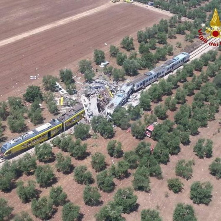 Чиновник пое вината за влаковия удар в Италия