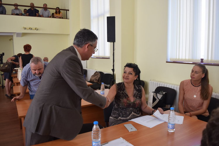 Местният парламент почете жертвите на терора в Истанбул,прие Етичен кодекс в услуга на гражданите