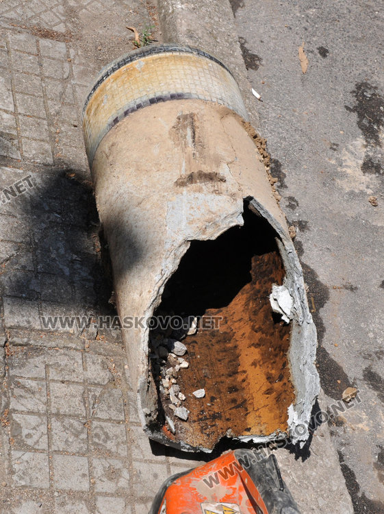 Две големи аварии оставиха половин Хасково без вода в жегата