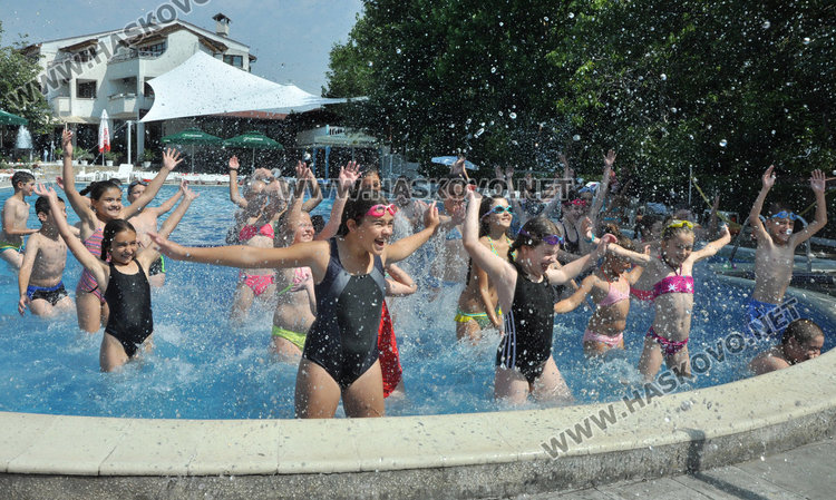 Торта и аква зумба за финал на Забавното лято