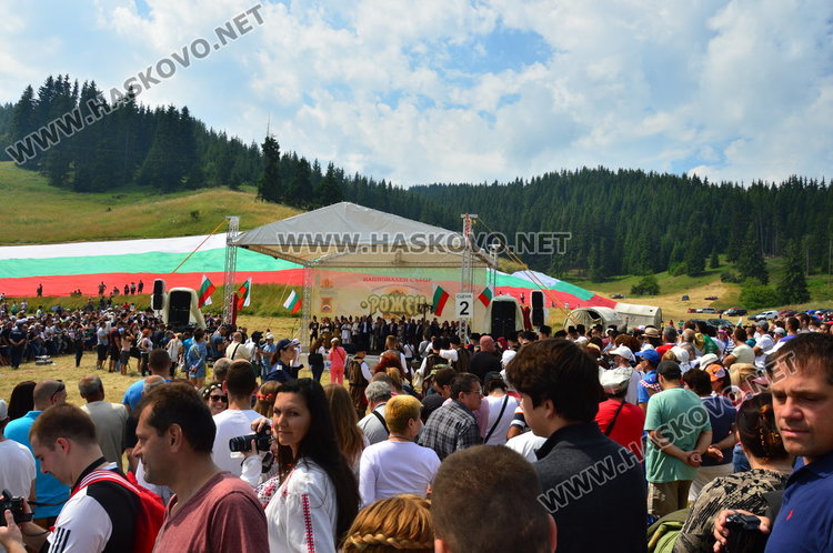 300 гайди огласиха Рожен, съборът без задръствания и тапи, утре се чака вълната туристи