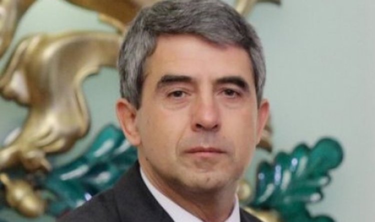 Плевнелиев до Оланд: Тъжим заедно с френския народ