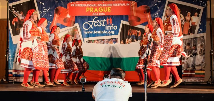 Овации и "Българи - юнаци" за евридиките в Прага