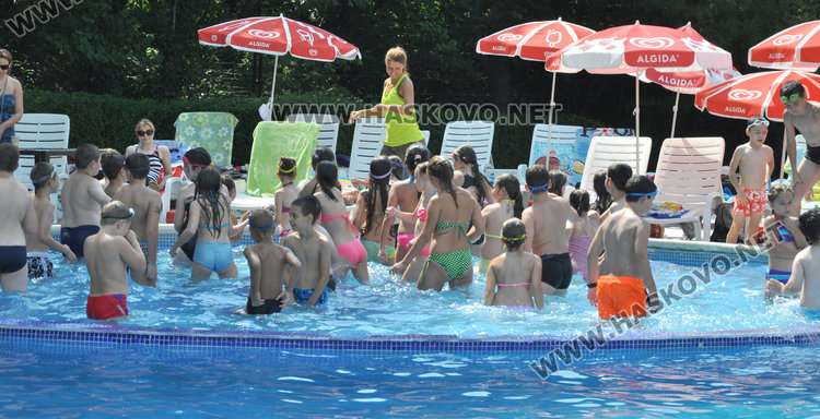 Торта и аква зумба за финал на Забавното лято