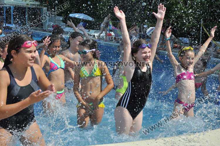 Торта и аква зумба за финал на Забавното лято