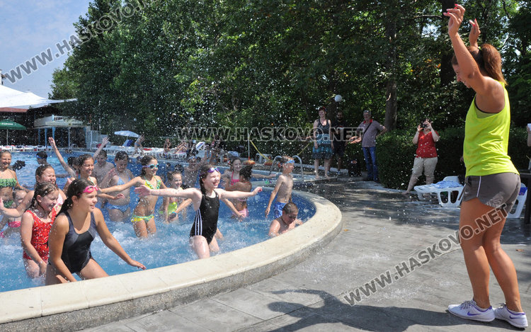 Торта и аква зумба за финал на Забавното лято