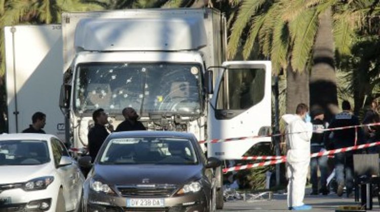 ИД пое отговорност за кървавия атентат в Ница