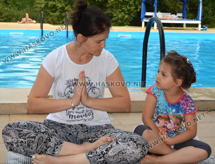 Купон край басейна: малки и големи не се спират