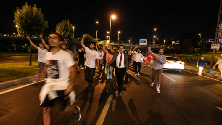 Въздушното пространство на Турция отворено