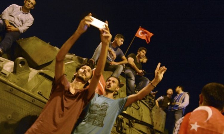 Разпадне ли се Турция, 2 млн. бежанци идват към България