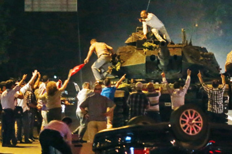 Няколкочасов неуспешен опит за военен преврат в Турция