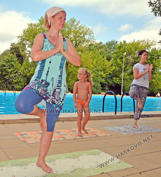 Купон край басейна: малки и големи не се спират