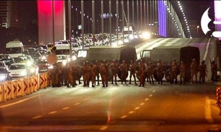 Турция – раздирана от разногласия, но твърдо в НАТО