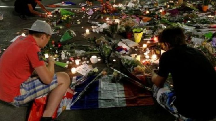 Мъж и жена арестувани за нападението в Ница