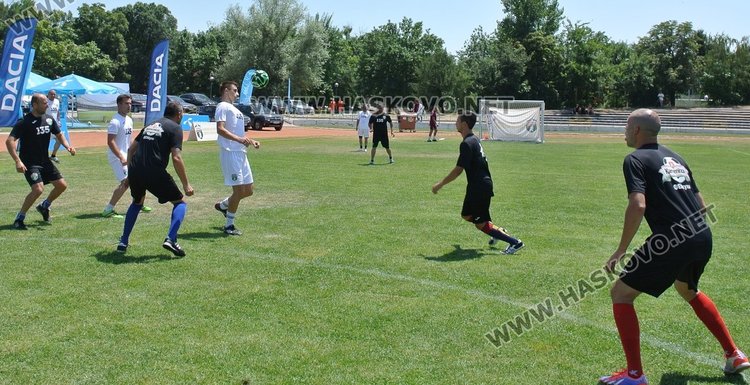 Бабангида става журналист, разиграват Стоичков на томбола