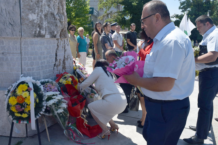  Апостолът:Само истината ни прави свободни!