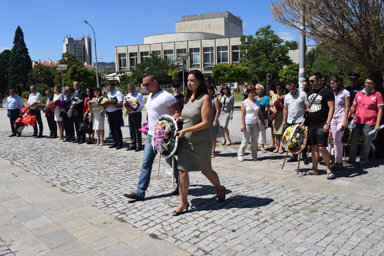  Апостолът:Само истината ни прави свободни!