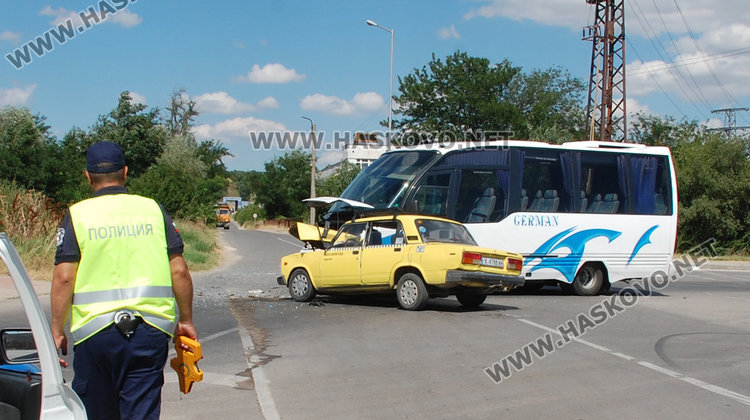 Бременна и дете-епилептик пострадаха в катастрофа край Свиленград