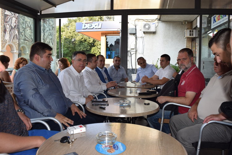 В сладкарница "Виена"