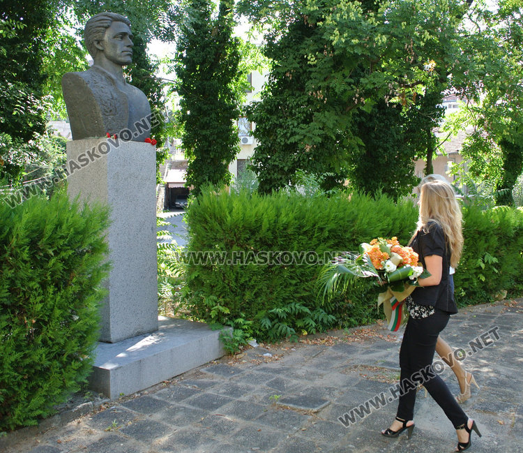 Двама от общината и един гражданин почетоха рождението на Левски