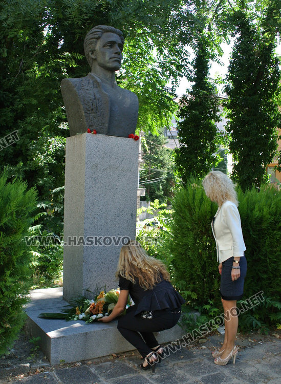 Двама от общината и един гражданин почетоха рождението на Левски