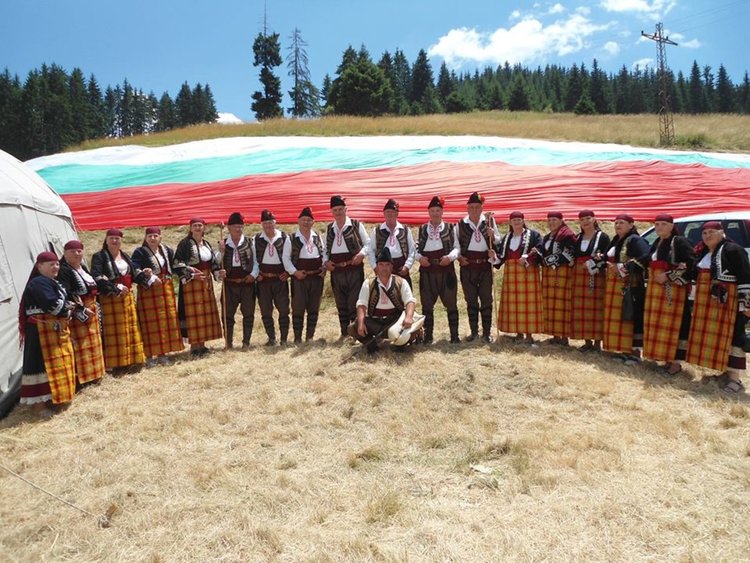 Златен плакет и първи награди за участниците от Чепеларе на събора на Рожен