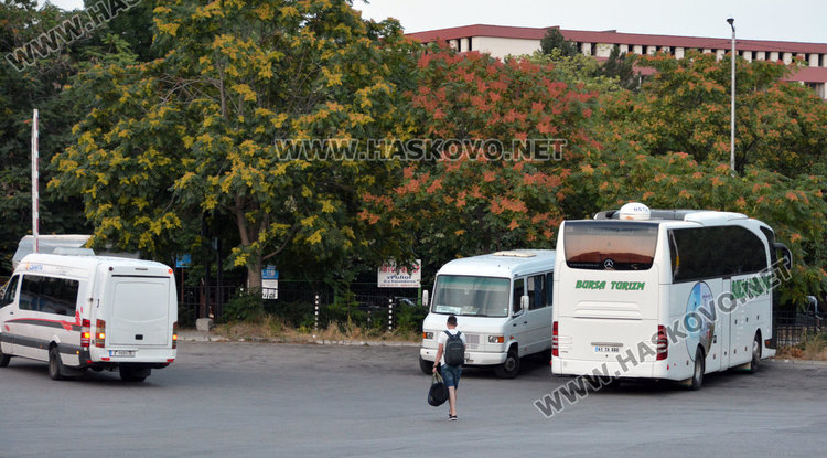 Автобусът от Бурса, в който е пътувала машината за тесто, натъпкана с хероин