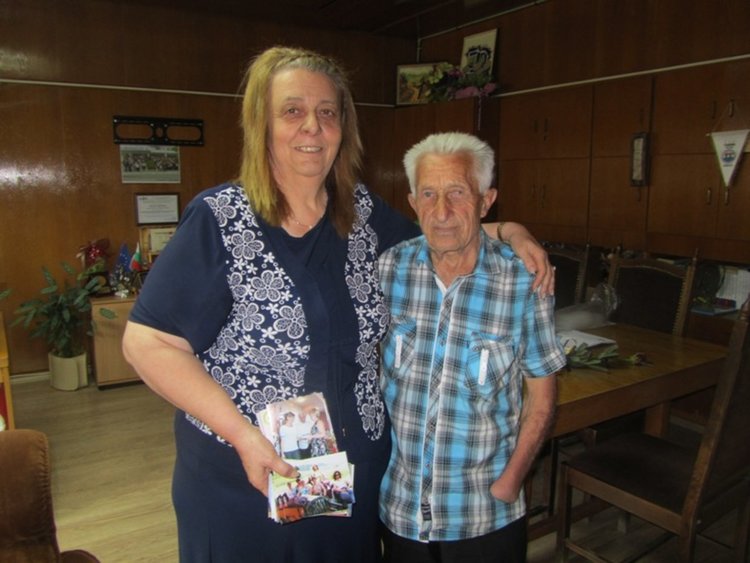 Зам.-кметът Аръчкова и смолянският фотограф Цветан Маджаров