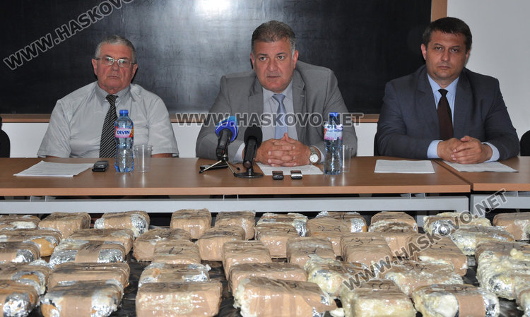 Днешният брифинг в МВР Хасково, в средата е главният секретар на МВР Георги Костов