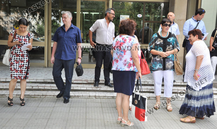 102-ма кандидат-директори на изпит, за Езиковата 5-има, за Дървото - 6