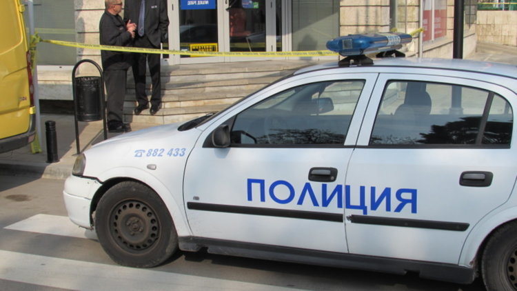 Въоръжен обир в казанлъшка бензиностанция