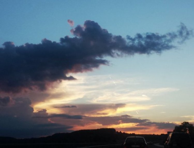 Променлива облачност в цялата страна  