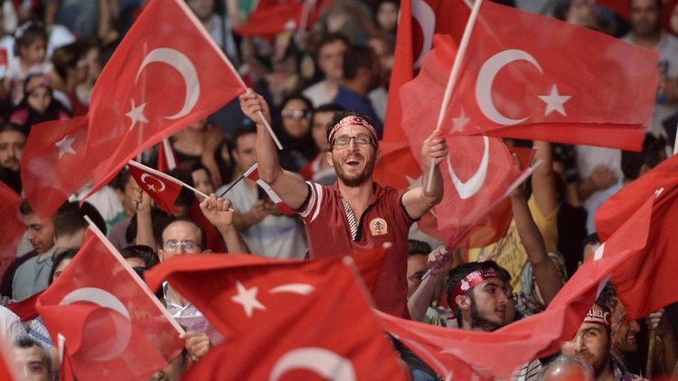 Продължава чистката в Турция след неуспешния опит за преврат