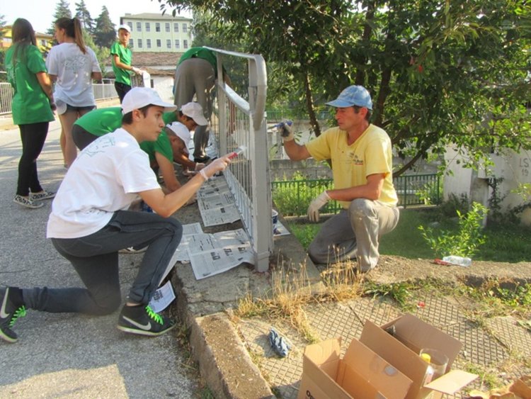От днес плащат заплатите на първата смяна бригадири от "Мисия Смолян"