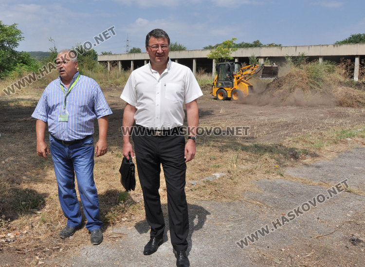 Спортна площадка за 130 000 лева за 260 бежанци правят в Харманли