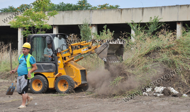 Спортна площадка за 130 000 лева за 260 бежанци правят в Харманли