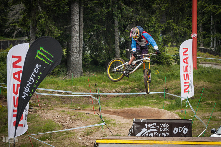 Пампорово и Чепеларе посрещат елита на родното планинско колоездене