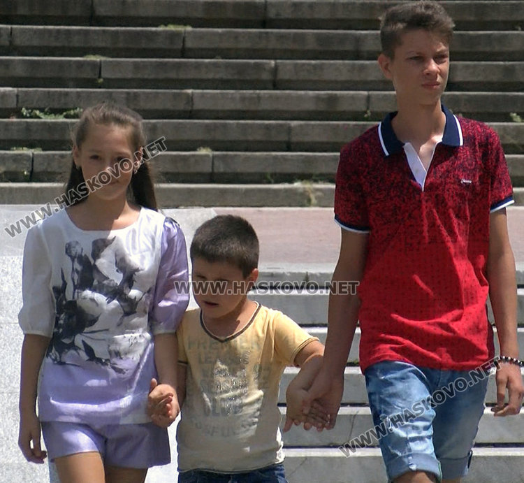 Каратист и спортни танцьори от Хасково на Мини Мис и Мини Мистър България