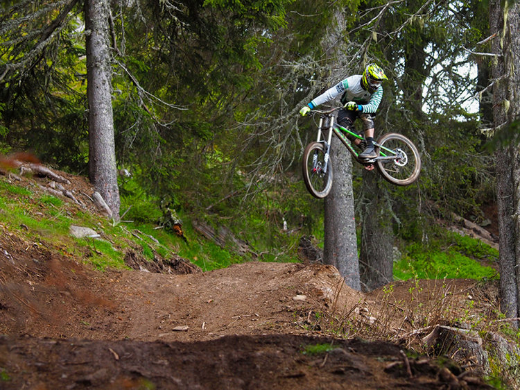 Пампорово и Чепеларе посрещат елита на родното планинско колоездене