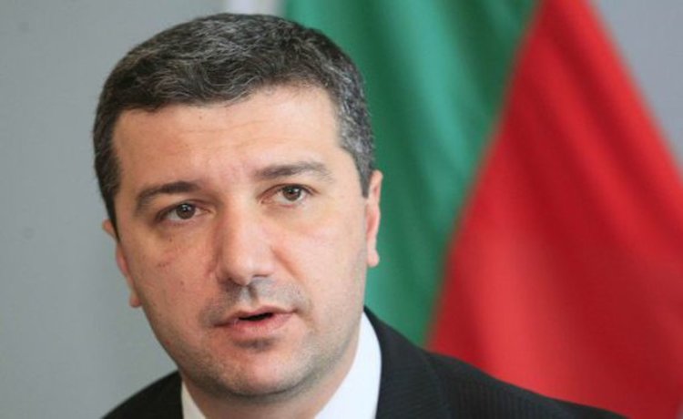 Стойнев: Няма да успеем да продадем реактора на Иран