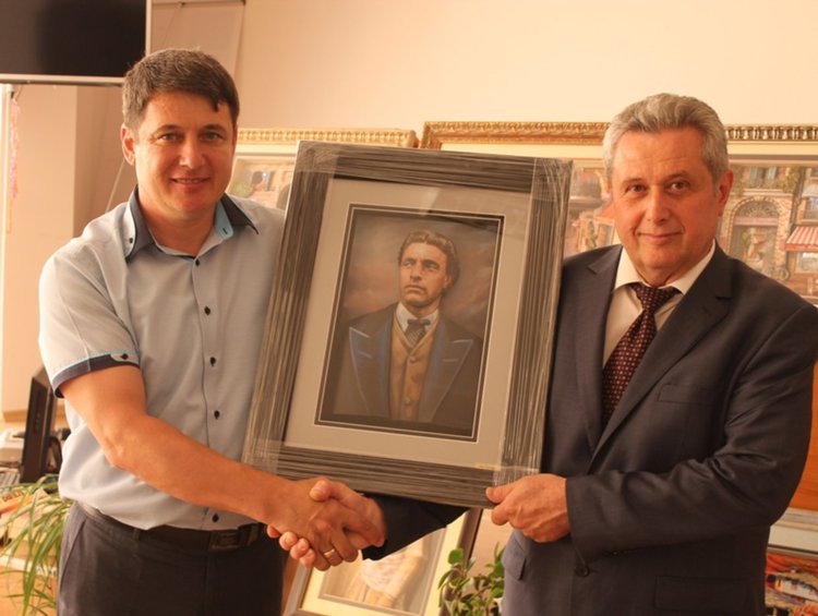 Представиха творческия път на майстора на 3D-картини Идрис Йоздоган в Ардино