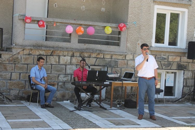 Кръшни хора се виха на събора в Млечино