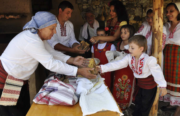 Хасковски фотограф реди изложба в поле от лимец