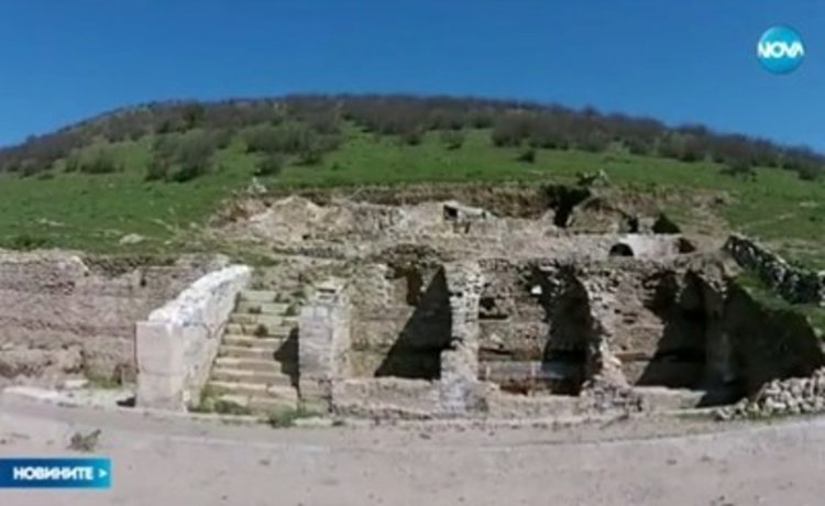 Откриха антични предмети за милиони в Рупите (видео)